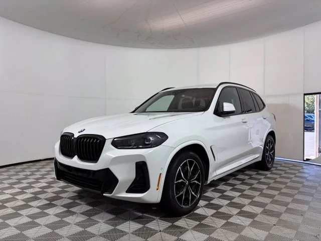 Used 2024 Alpine White BMW xDrive30i image 3