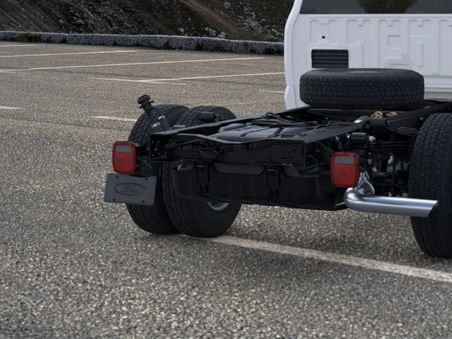 2025 Ford F-350 Super Duty Chassis Cab XL - Photo 21