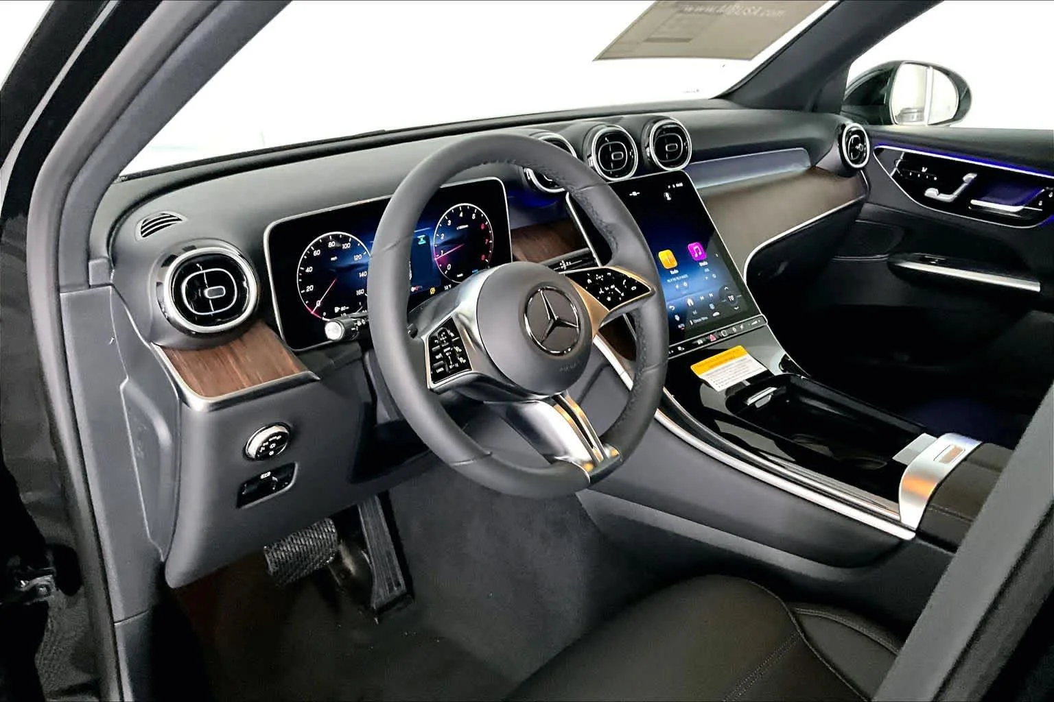 New 2026 040/Black Mercedes-Benz GLC 300 image 10