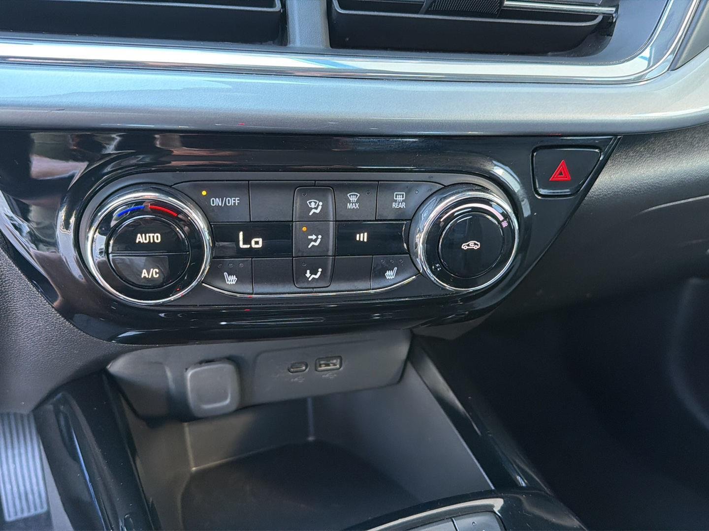 Used 2025 Summit White Chevrolet LT image 25