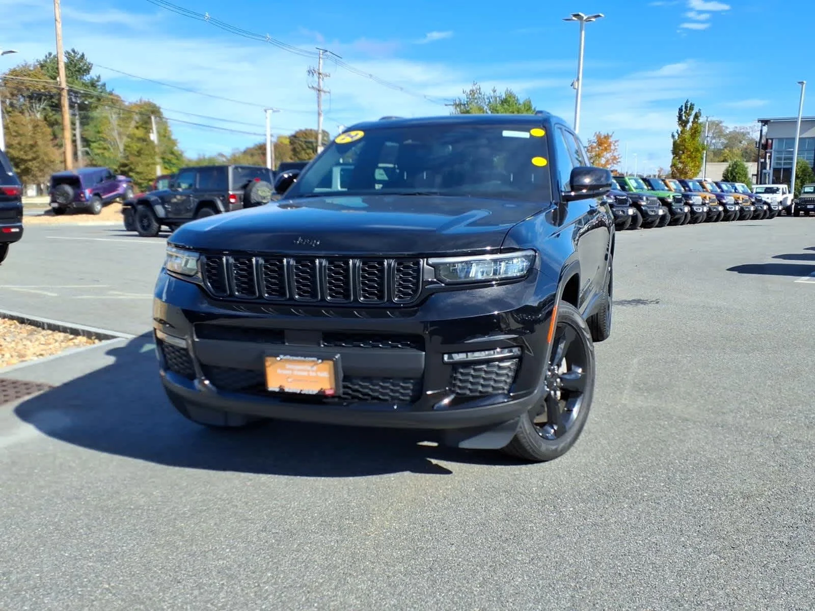 Certified Used 2024 Diamond Black Crystal Pearlcoat Jeep Limited image 2