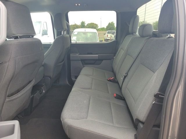 Used 2025 Gray Metallic Ford XLT image 19