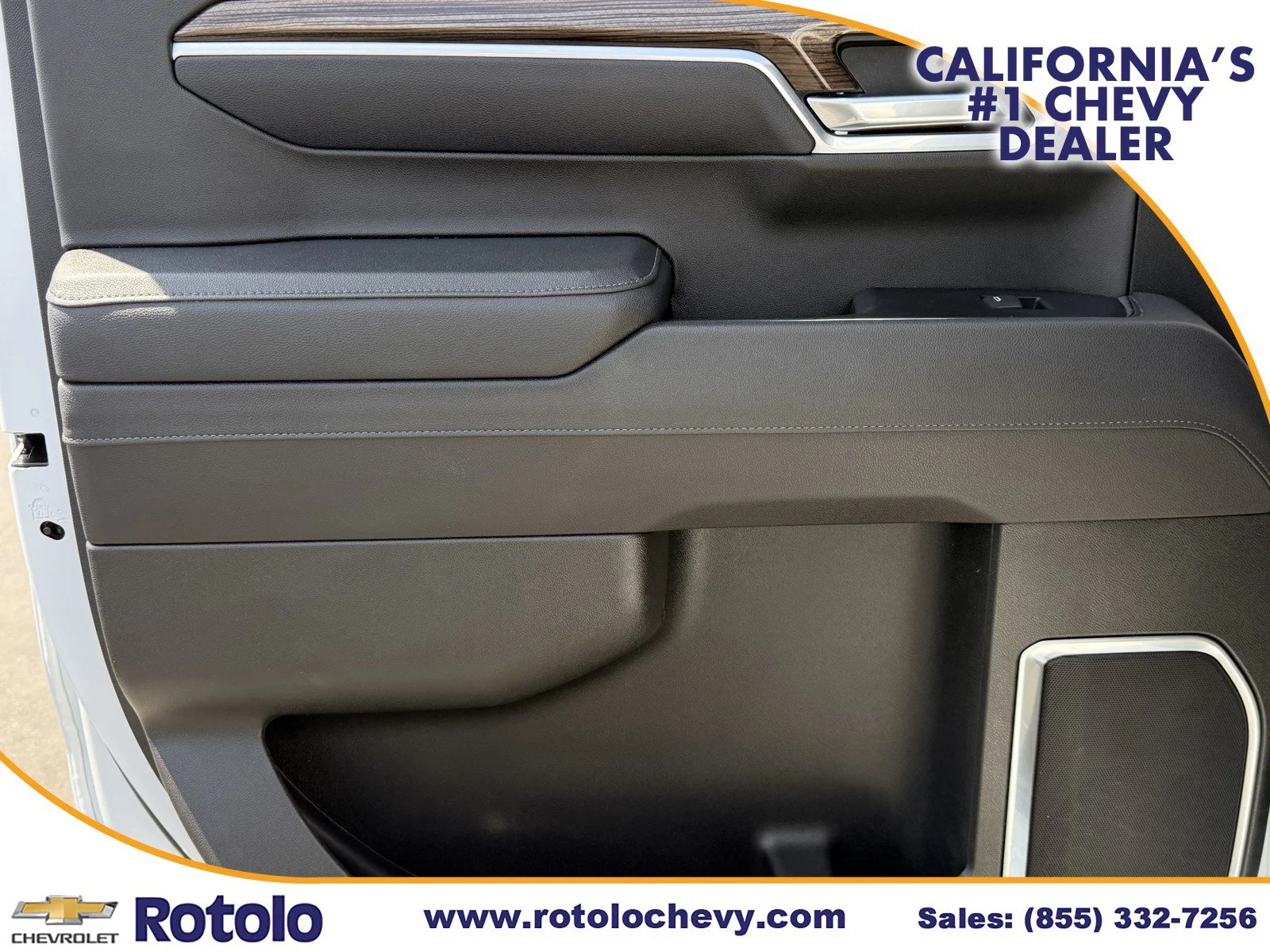 Used 2025 Summit White Chevrolet LT image 15