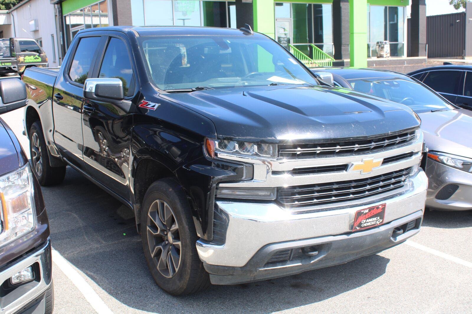 Used 2021 Black Chevrolet LT image 3
