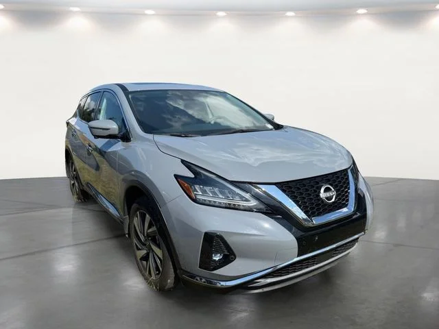 Used 2023 Gray Nissan SL image 9