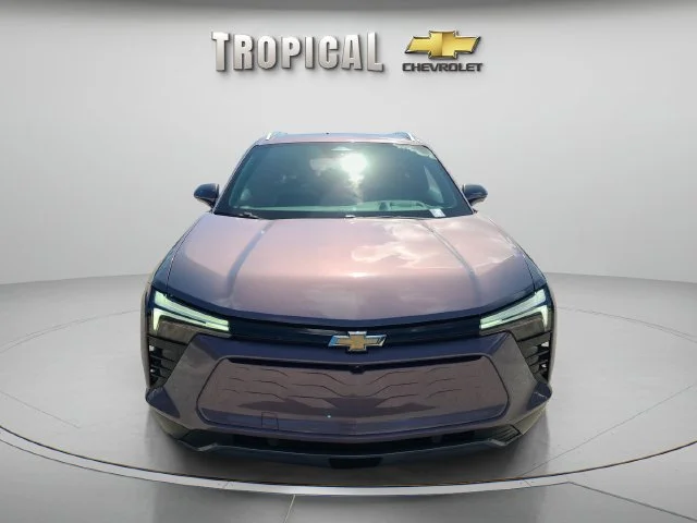 Used 2024 Galaxy Gray Metallic Chevrolet LT image 9