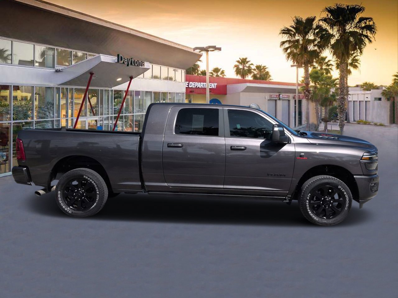 Certified Used 2025 Crystal Metallic Ram Laramie image 2