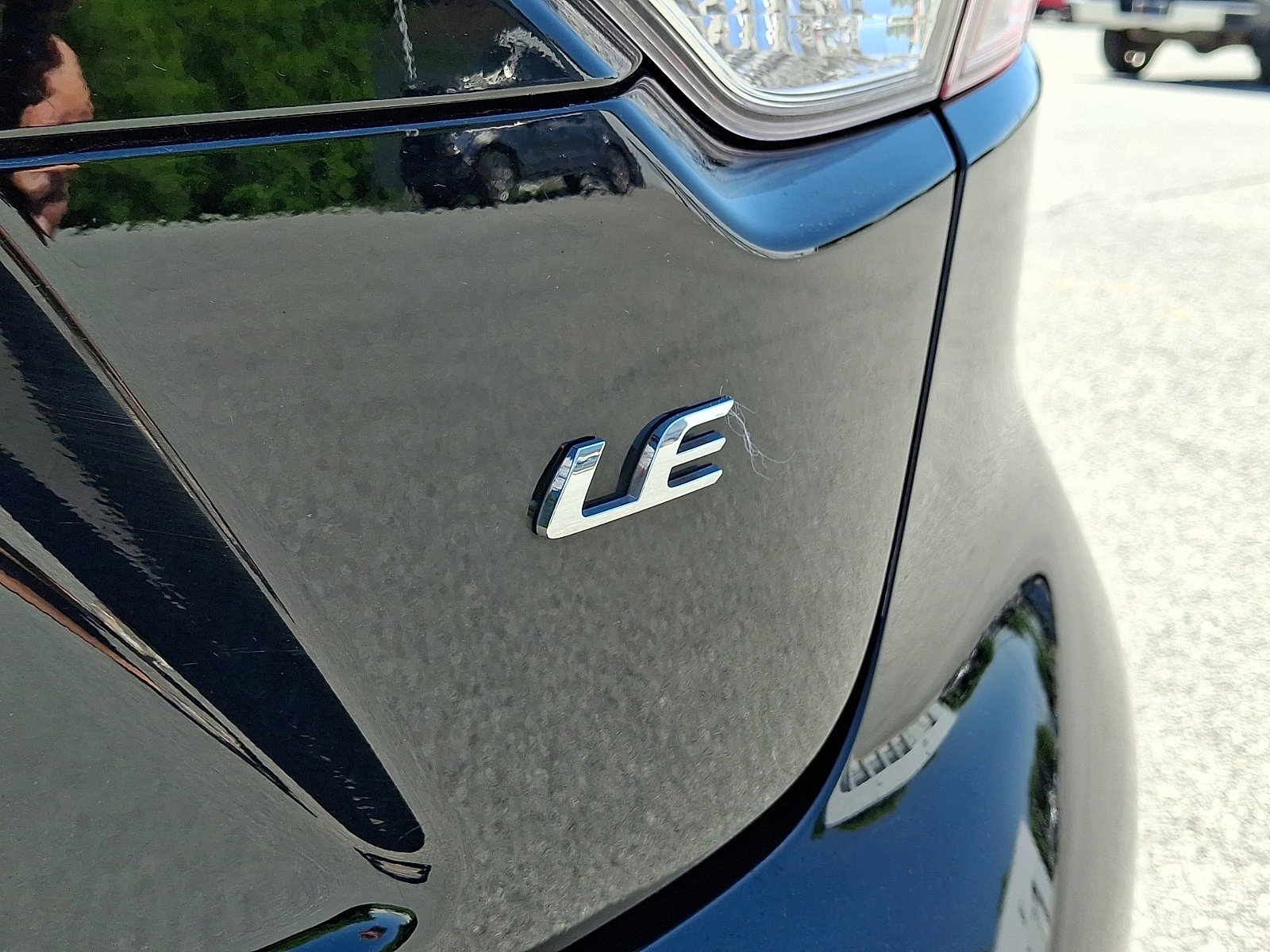 Used 2025 Midnight Black Metallic Toyota LE image 30