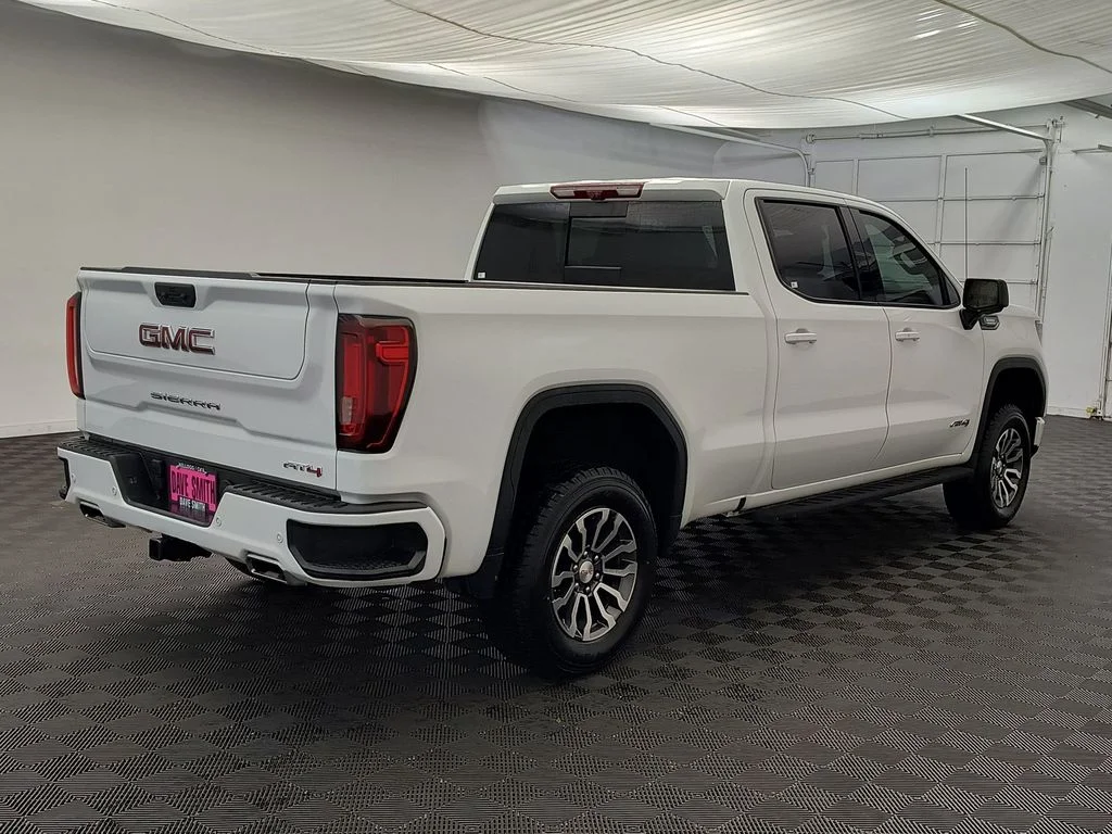 Used 2022 Summit White GMC AT4 image 9