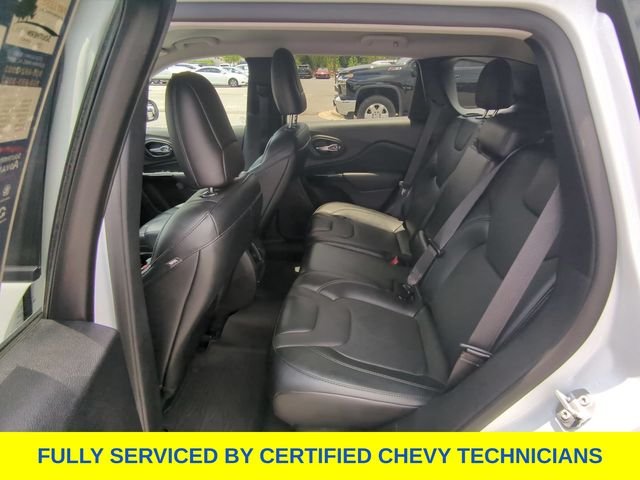 Used 2023 White Jeep Altitude image 39