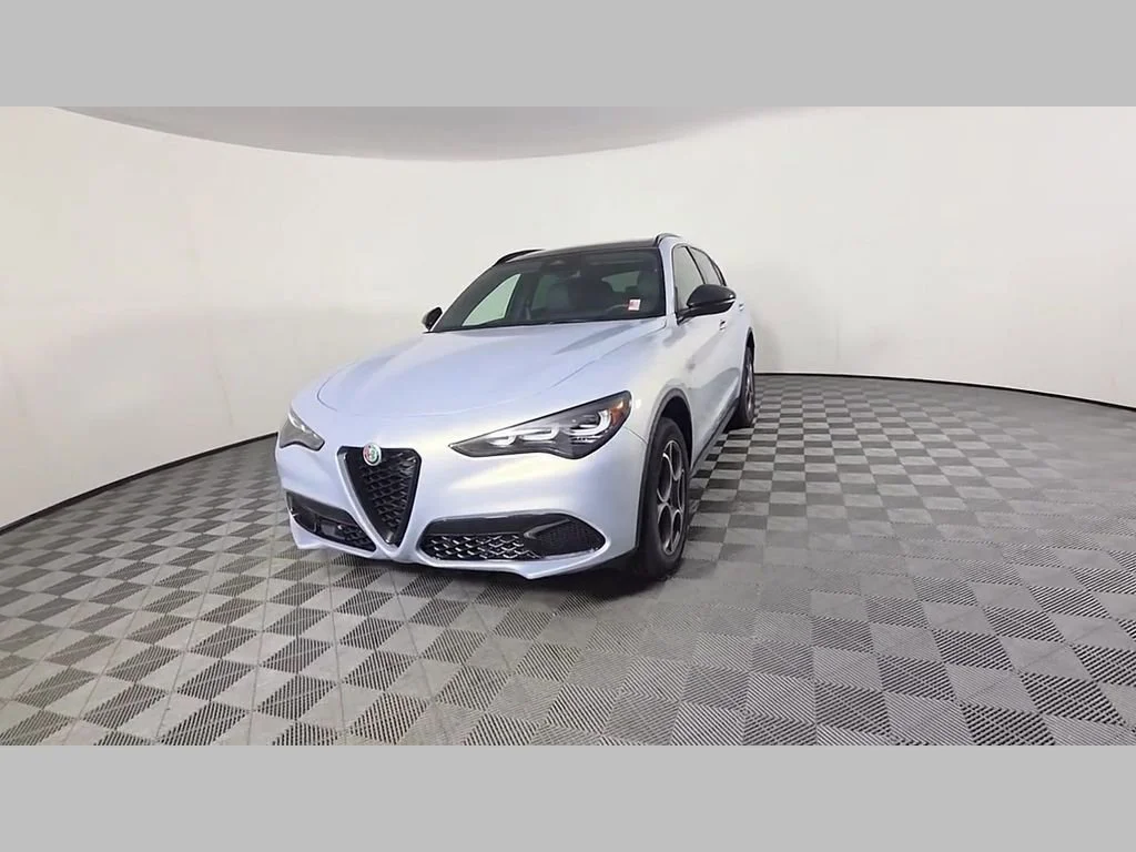 New 2026 Moonlight Gray Metallic Alfa Romeo Base image 36