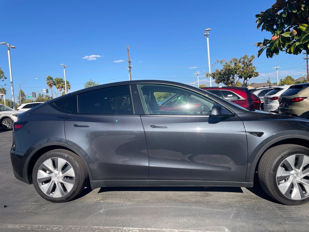 Used 2024  Tesla  image 8