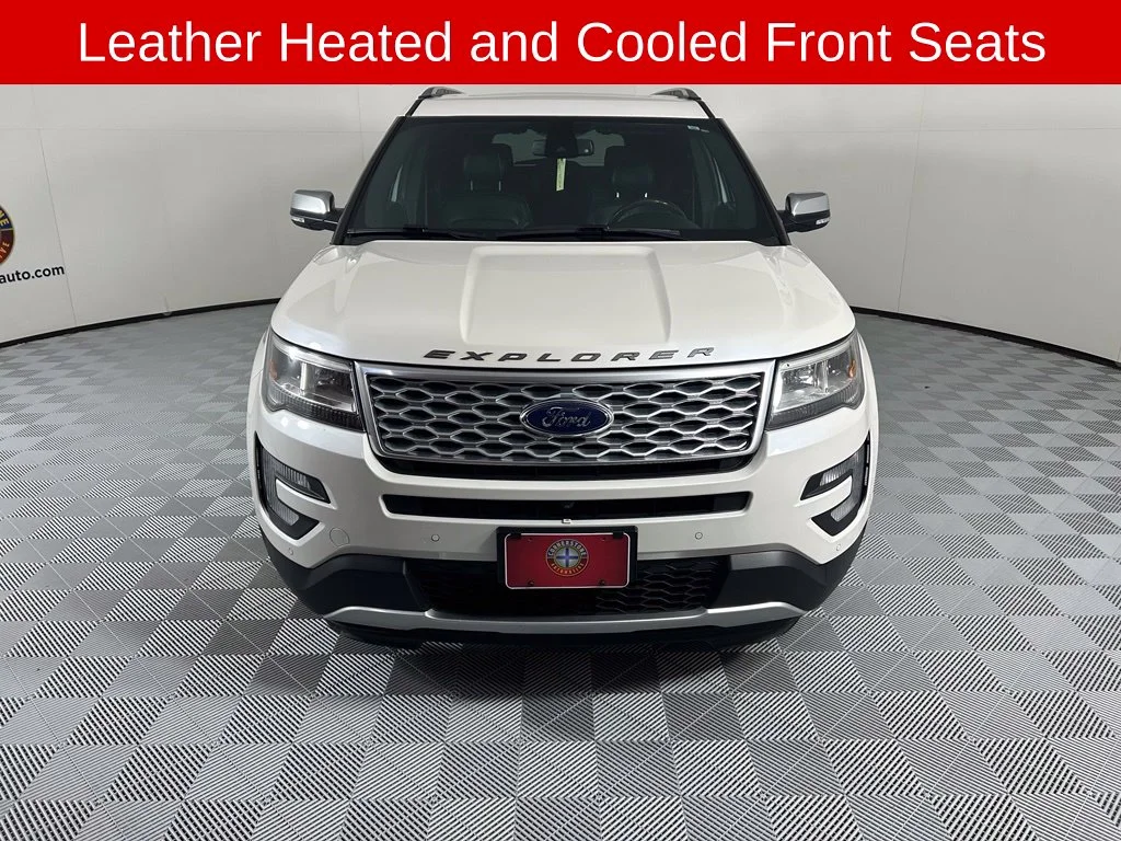 Used 2017 White Platinum Clearcoat Metallic Ford Platinum image 15