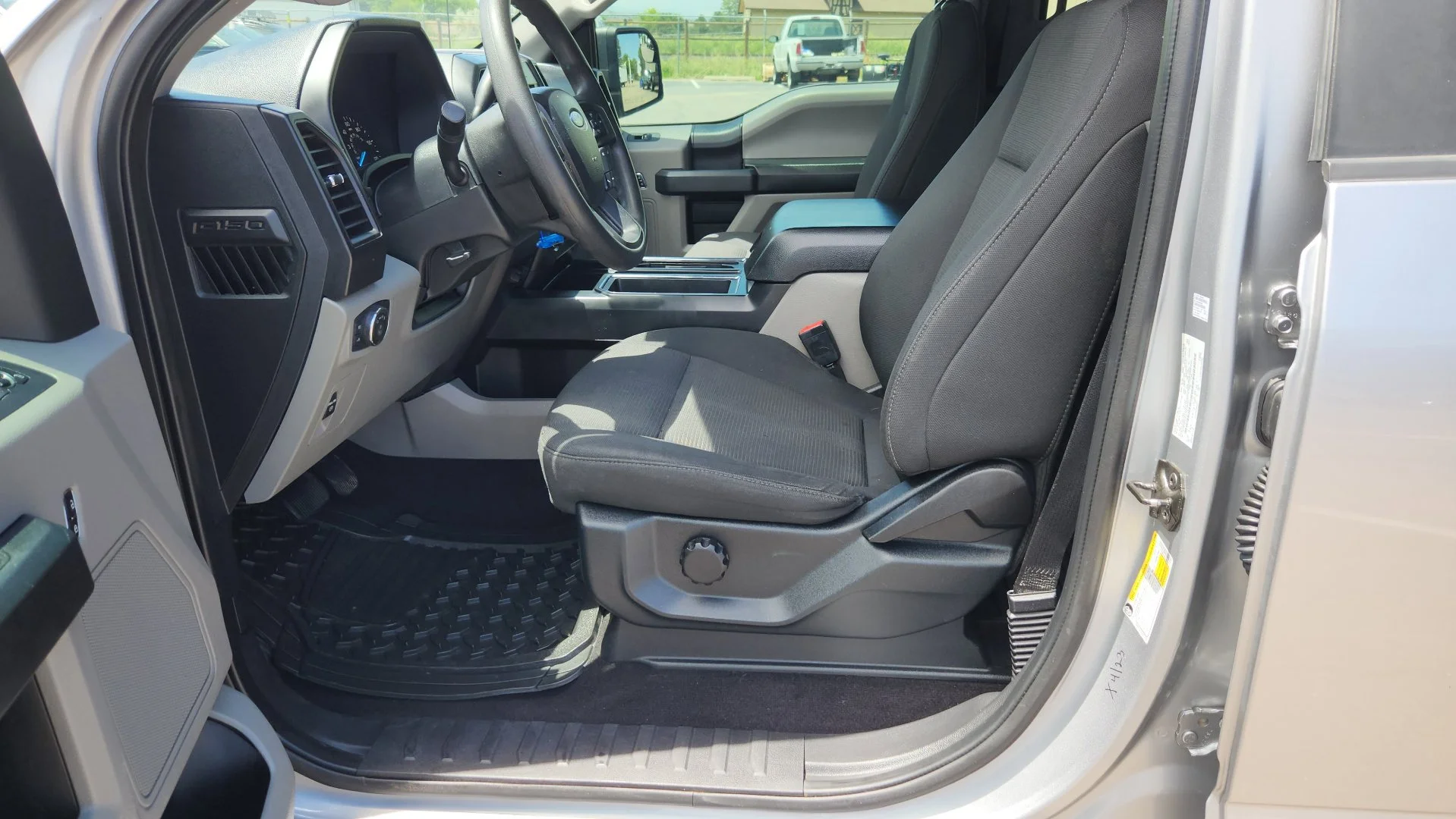 Used 2020 Silver Metallic Ford XL image 17
