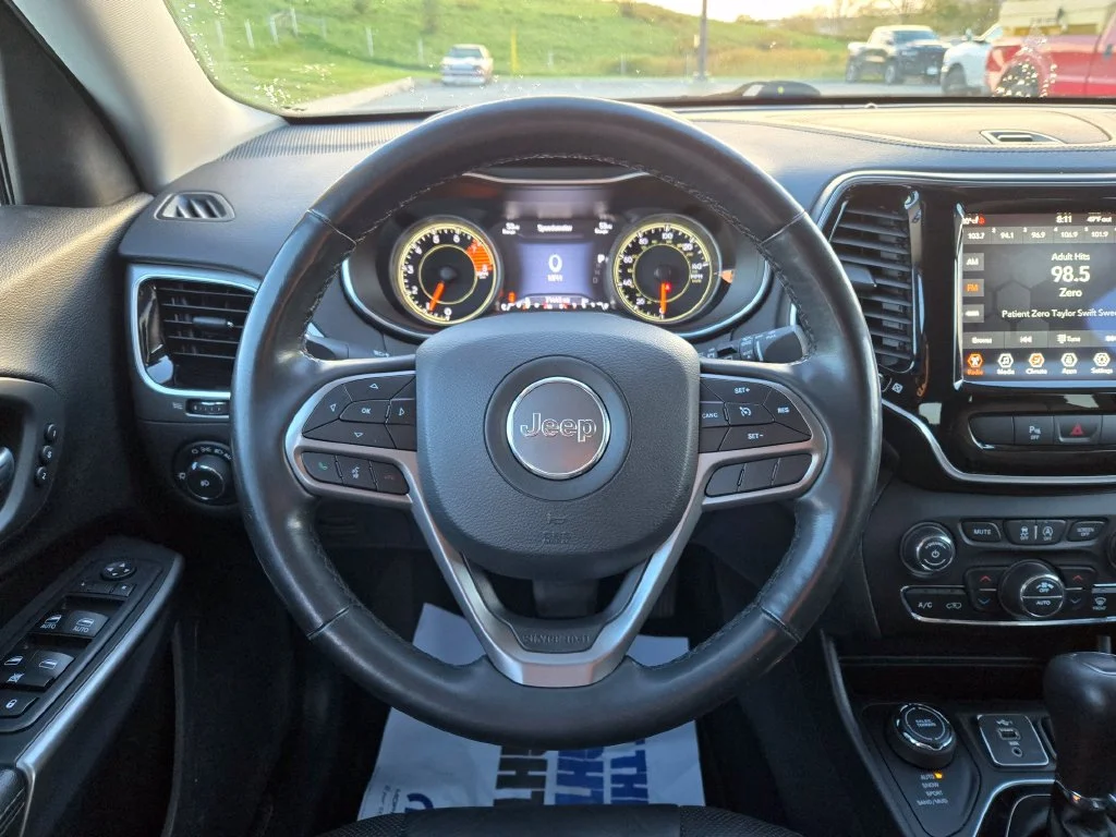 Used 2019 White Jeep Limited image 17