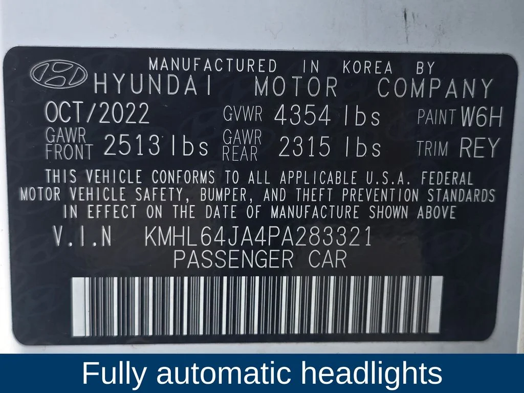 Used 2023 White Hyundai SEL image 13