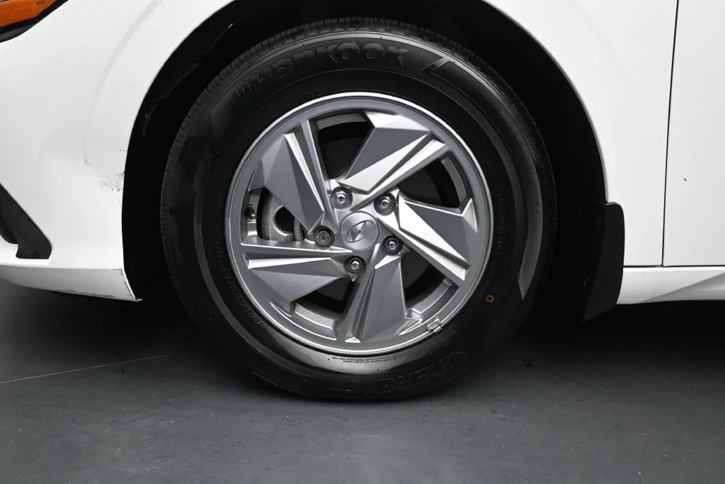 Used 2024 White Hyundai SE image 11