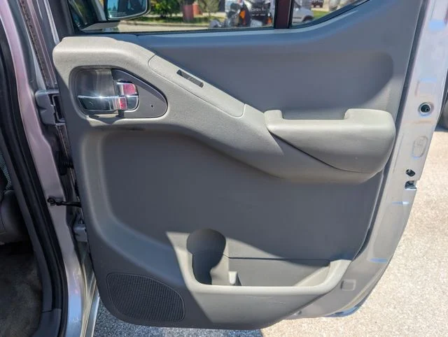 Used 2013 Silver Nissan SV image 19