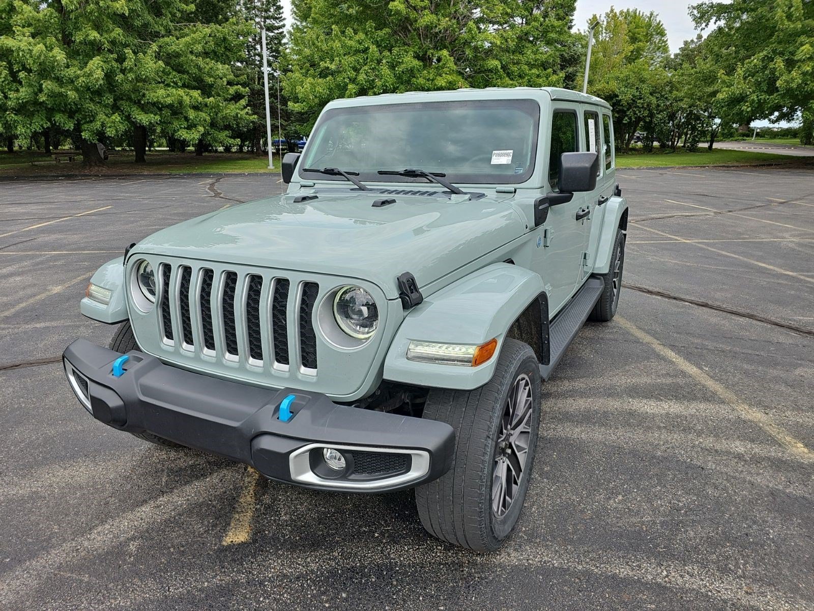 Certified Used 2023 Earl Clearcoat Jeep Sahara image 2