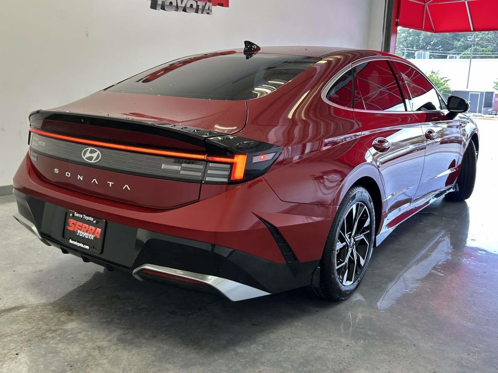 Used 2024 Red Hyundai SEL image 3