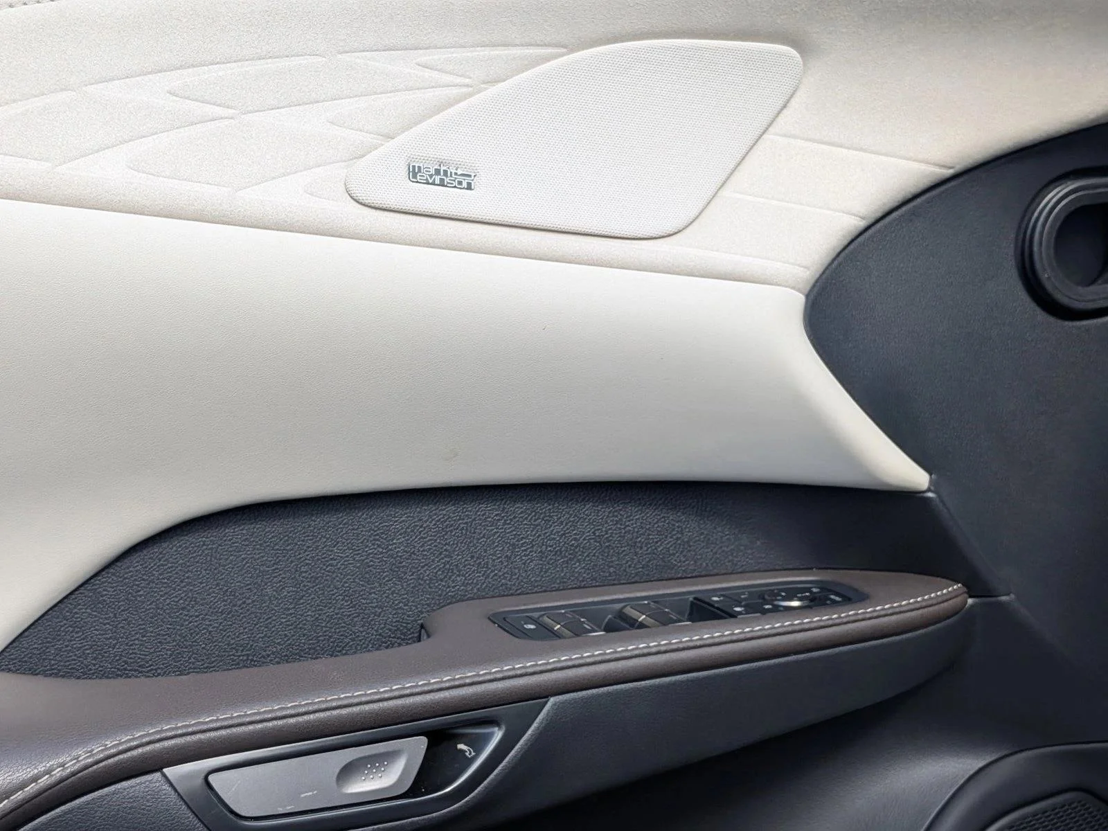 Certified Used 2023 Eminent White Pearl Lexus LUXURY FWD image 4