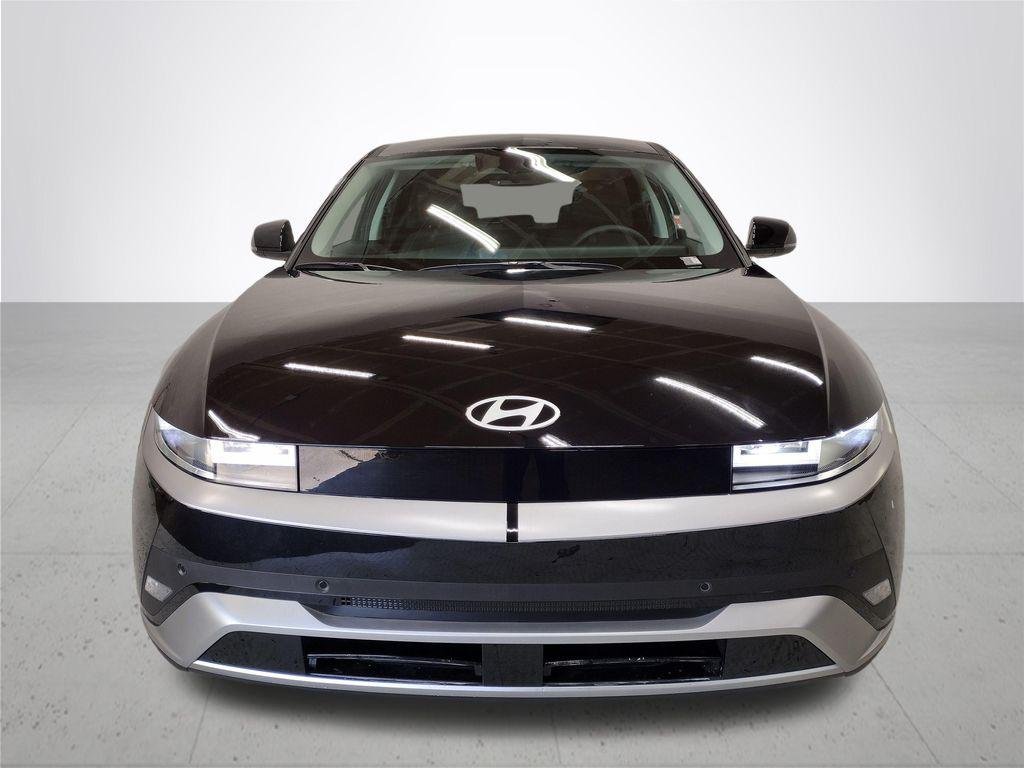 New 2026 Abyss Black Hyundai SEL image 3