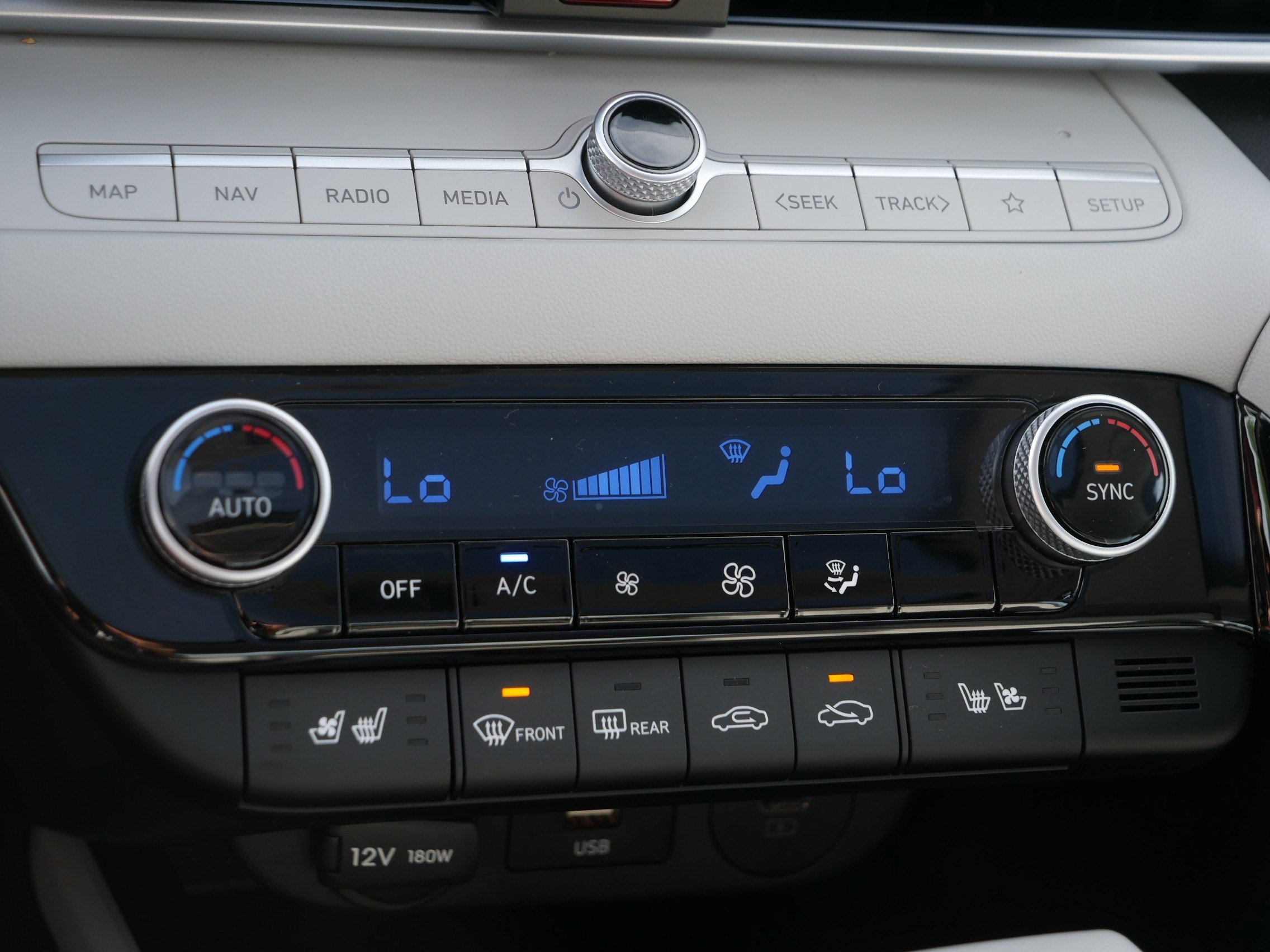 2026 Hyundai Elantra Limited - Photo 23