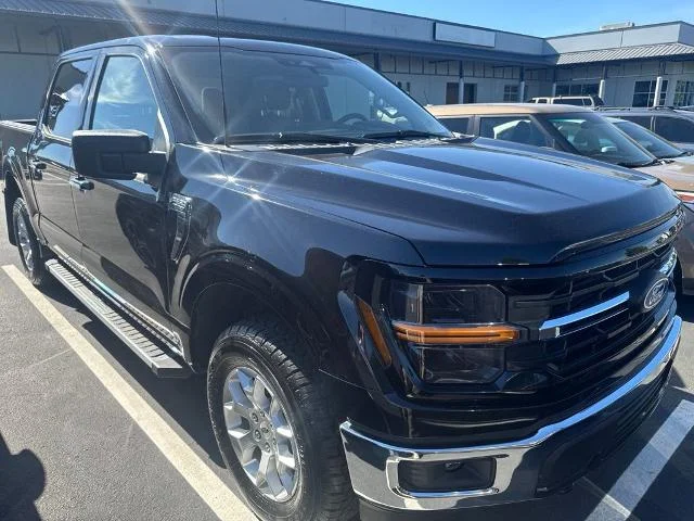 Used 2025 Black Ford XLT image 6