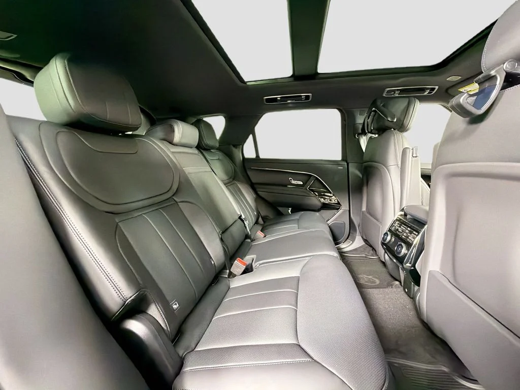 New 2026 Borasco Grey Land Rover Dynamic SE image 29