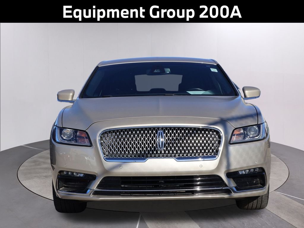 2017 Lincoln Continental Select photo 3