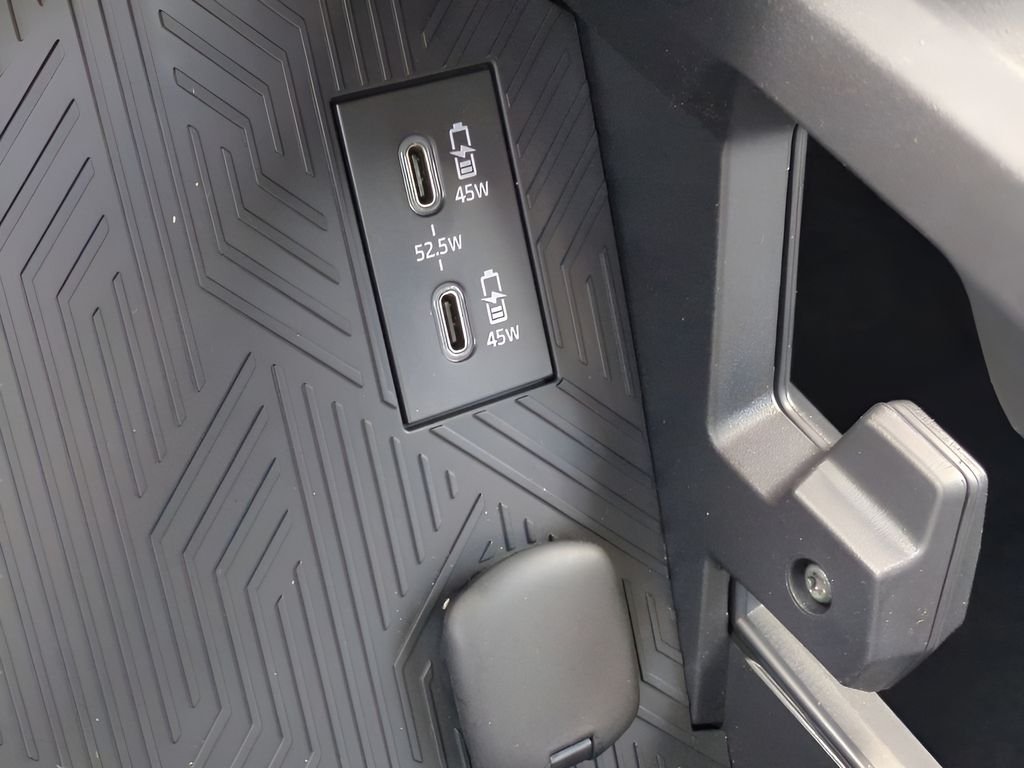2025 Toyota Tacoma SR5 - Photo 22