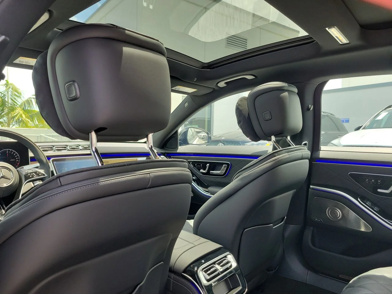 New 2026 MANUFAKTUR Moonlight White Metallic Mercedes-Benz S 580 image 13