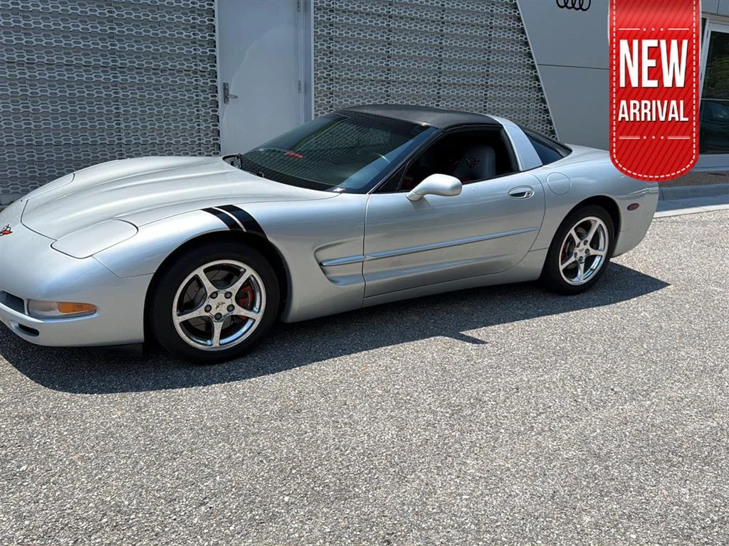 Used 2001 SILVER CHEVROLET  image 1