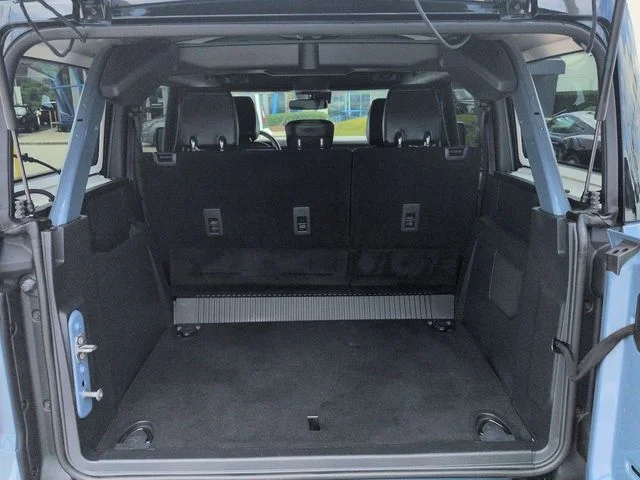 Used 2024 Gray Ford Wildtrak image 13