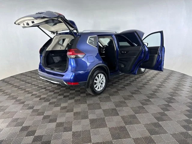 Used 2018 Blue Nissan SV image 14