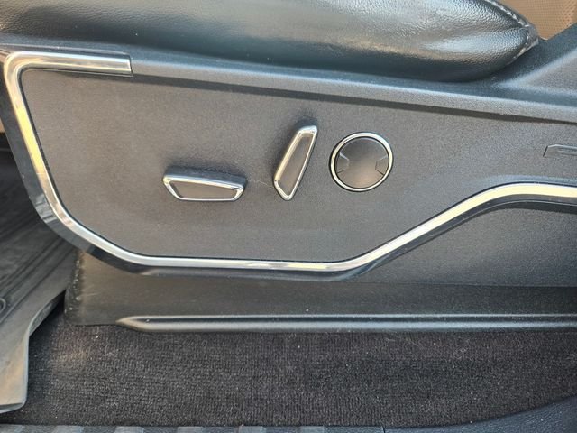 Used 2021  Ford Lariat image 12