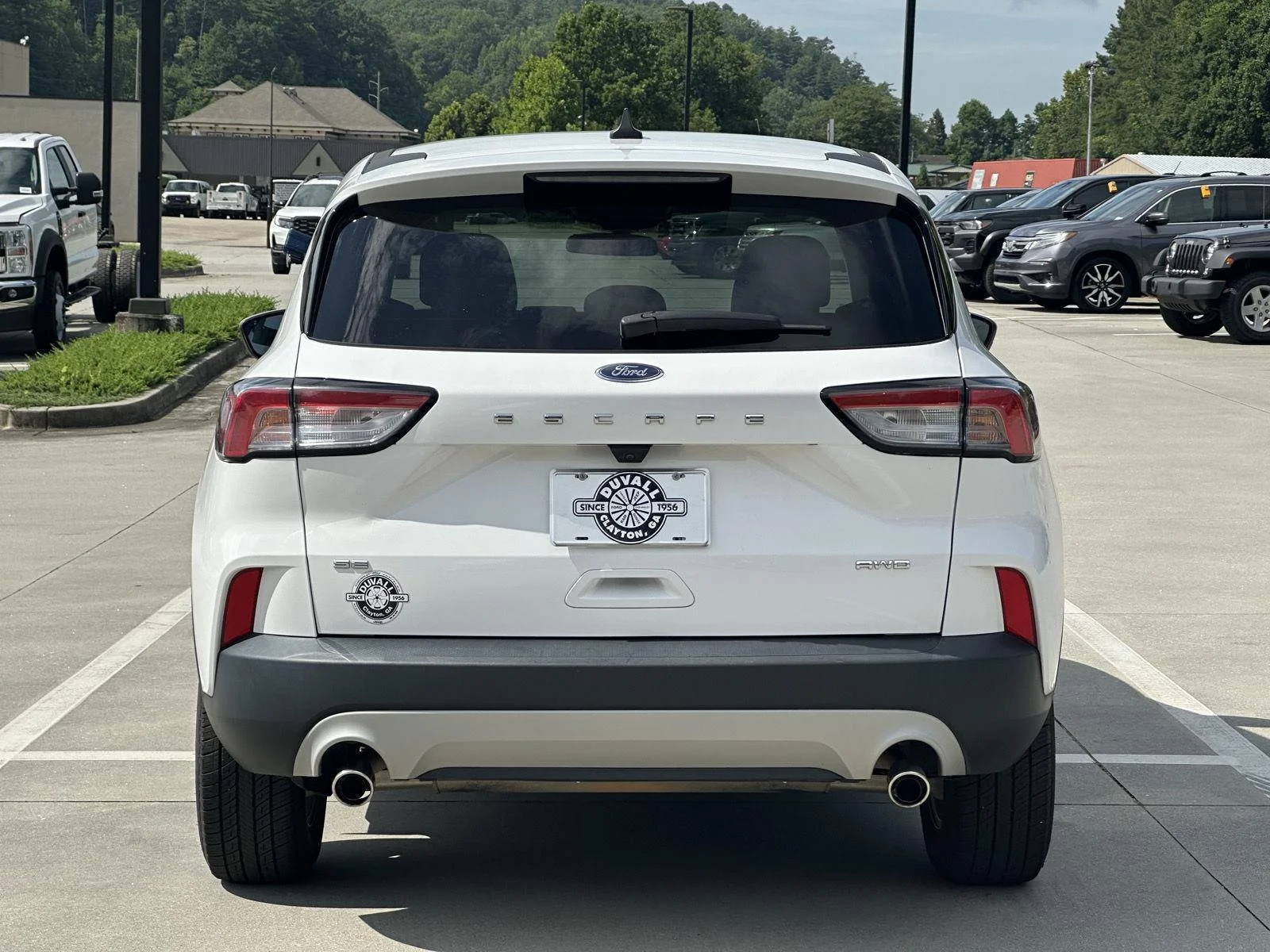 Used 2021 Oxford White Ford SE image 6