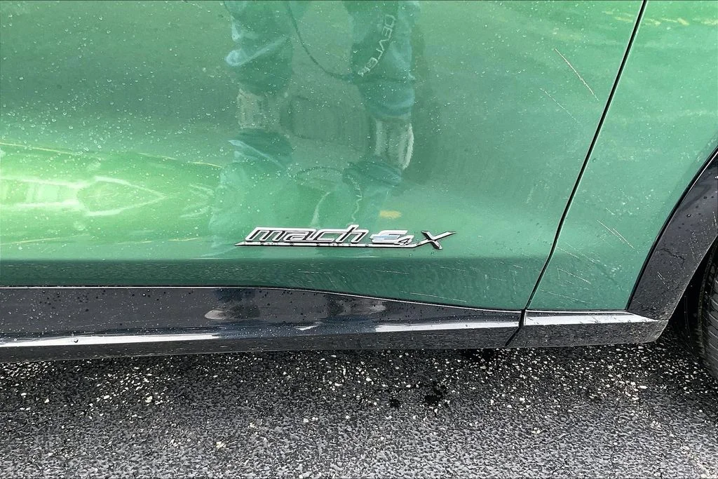 Used 2024 Green Ford Premium image 7