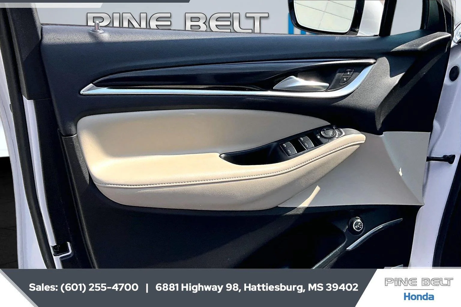 Used 2021 White Frost Tricoat Buick Essence image 17