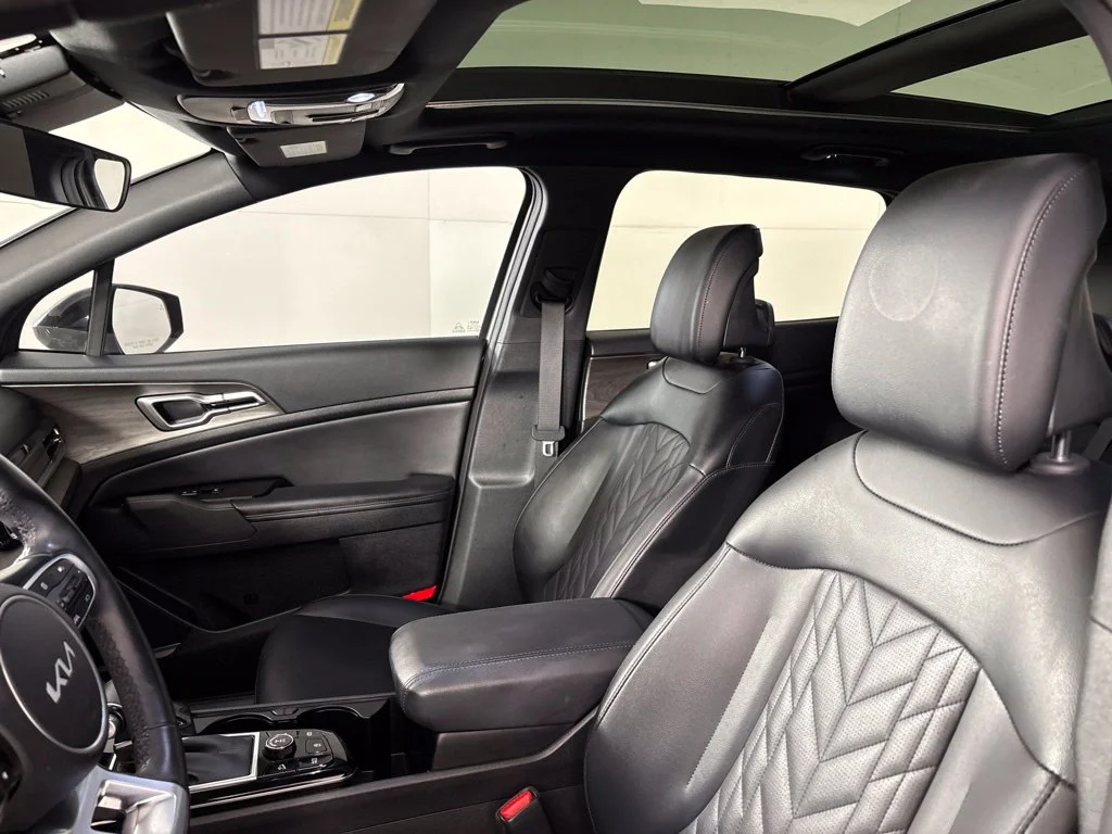 Used 2023 Green Kia X-Line image 28