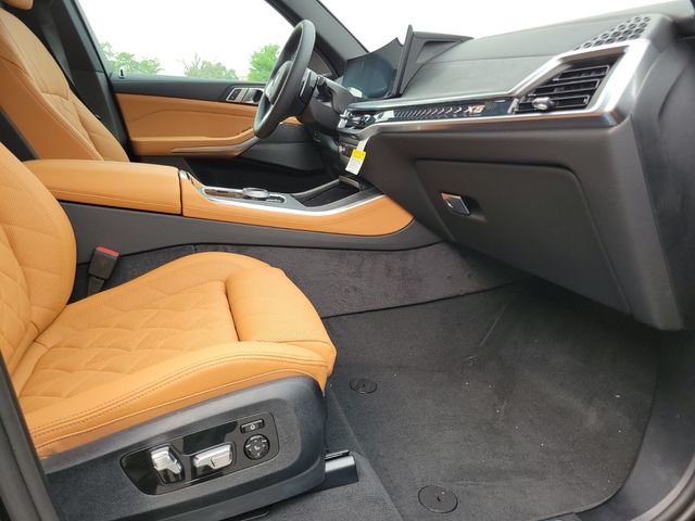New 2026 Black BMW xDrive40i image 12