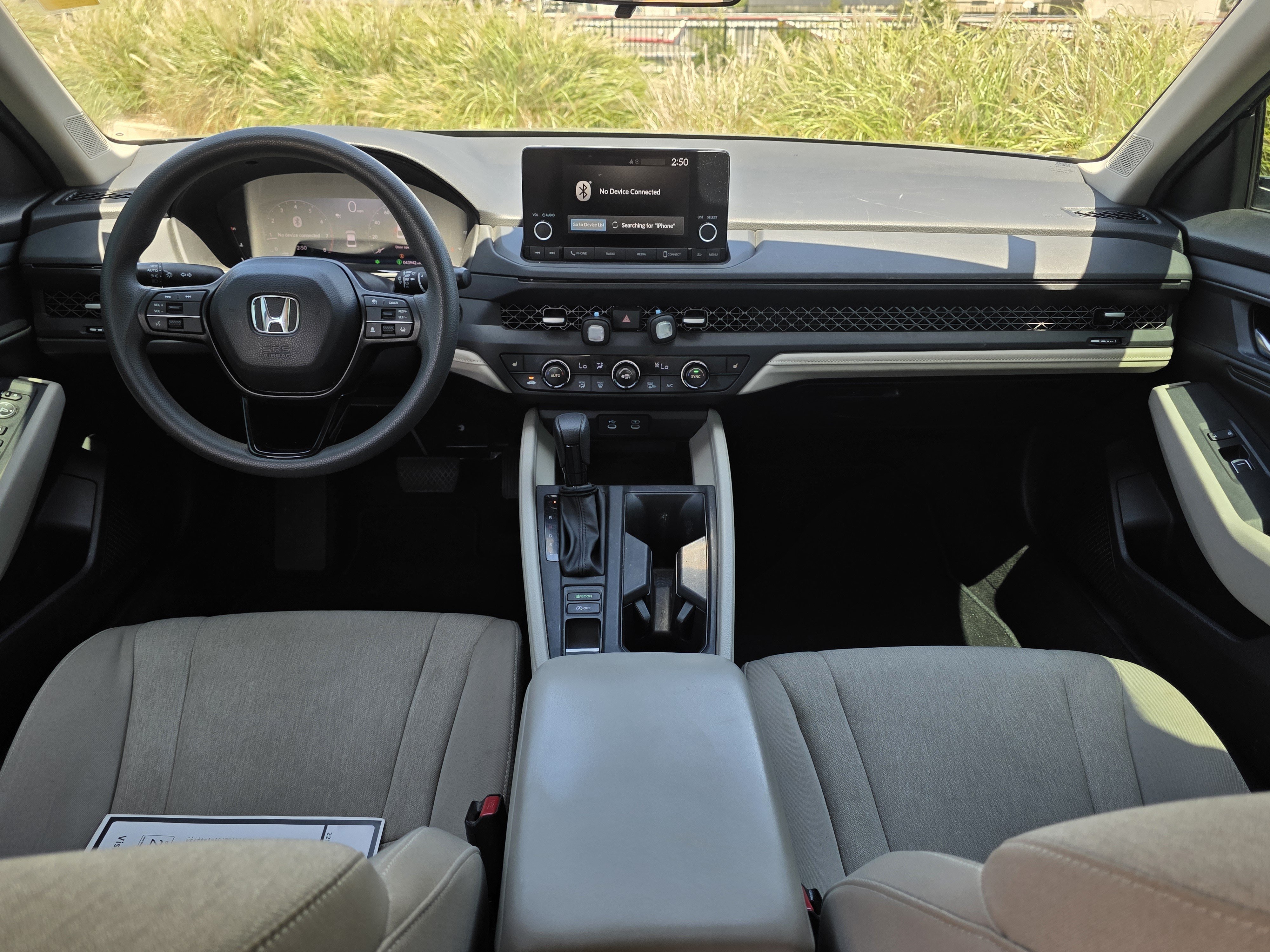 Used 2025 Urban Gray Pearl Honda SE image 9