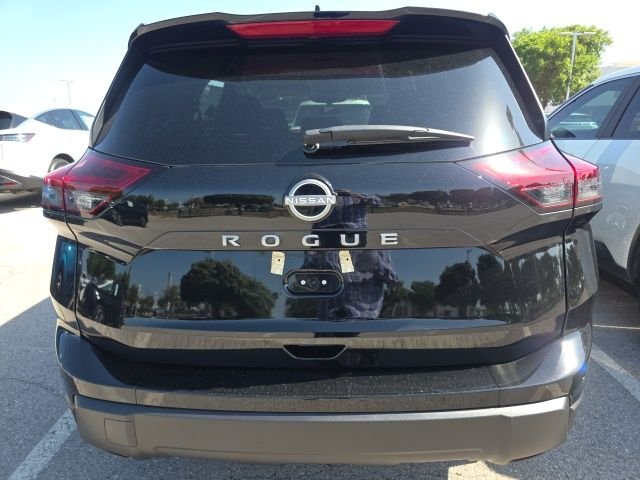 Used 2025 Black Nissan S image 4
