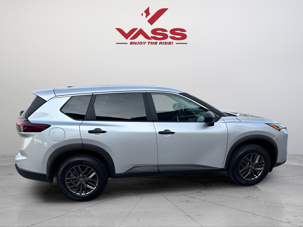 Used 2024 Silver Nissan S image 6