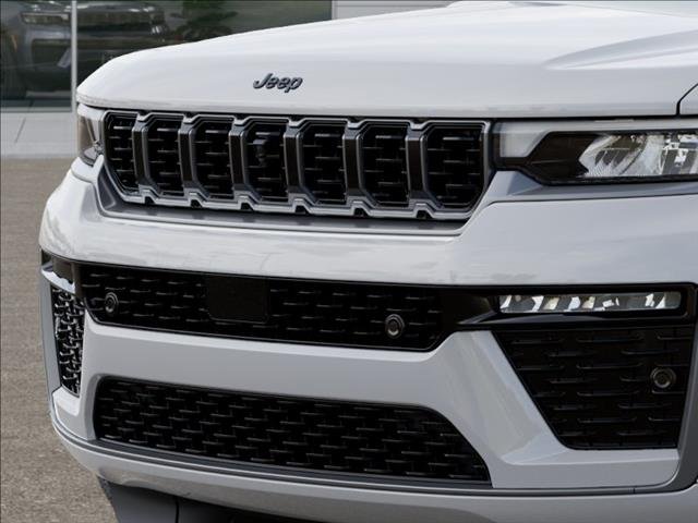 New 2026 Bright White Clear-Coat Exterior Paint Jeep Summit 4x4 image 11