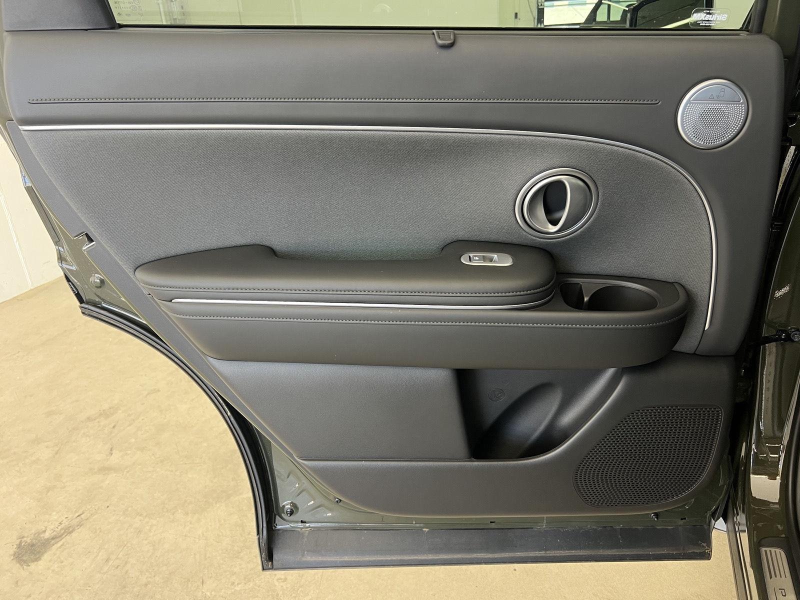 Used 2026 Titan Green Hyundai Calligraphy image 24