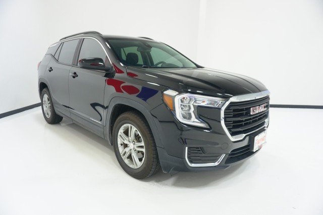 Used 2023 BLACK GMC SLE image 3
