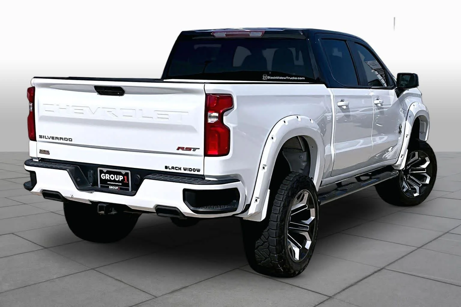 Used 2022 Summit White Chevrolet RST image 10