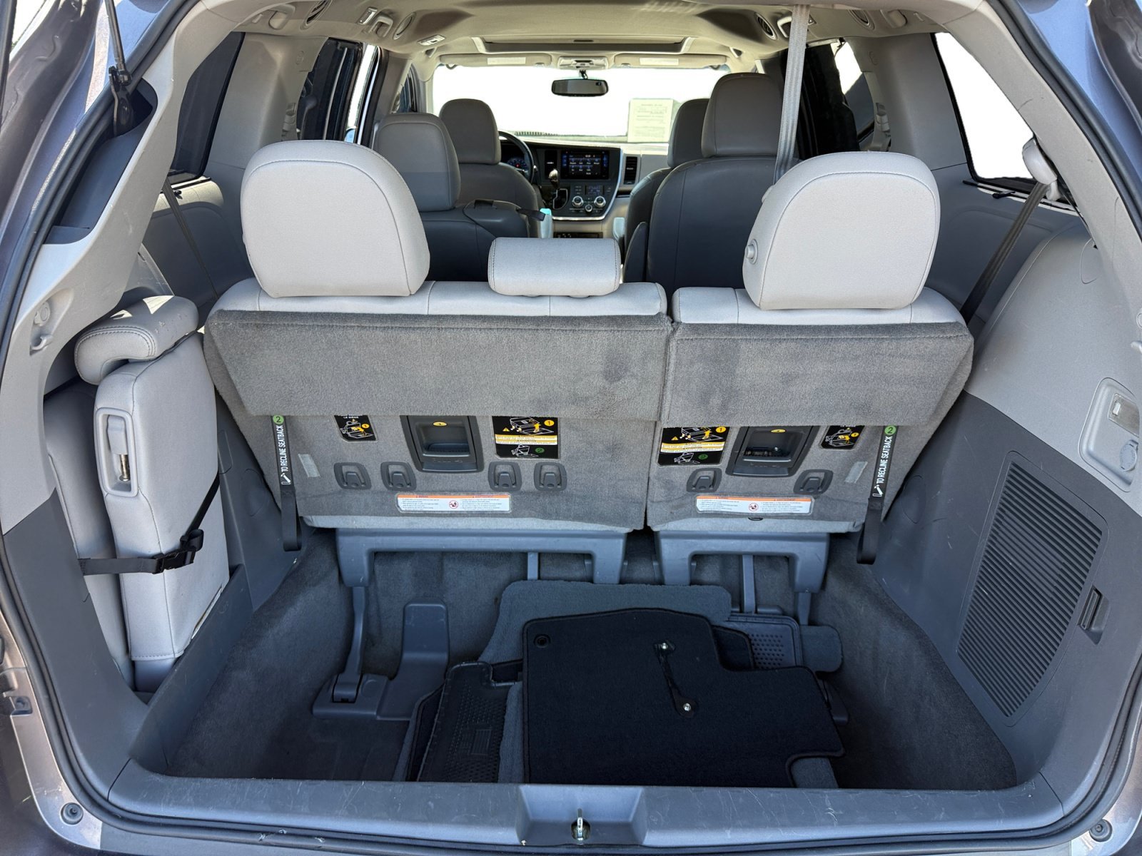 Used 2015 Predawn Gray Mica Toyota XLE image 17