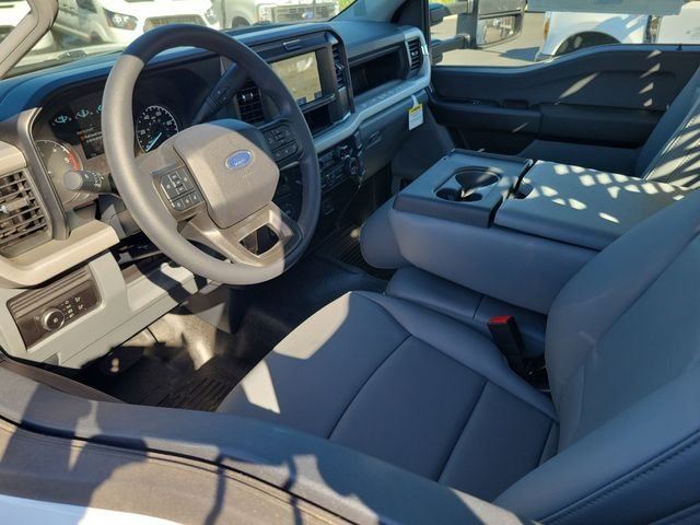 New 2026 Oxford White Ford F-450® XL image 3